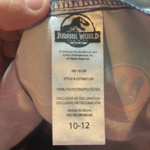 Universal Jurassic World Dinosaur Boys
Button-Down Shirt Sz 10- 12 Hawaiian - Picture 6 of 7